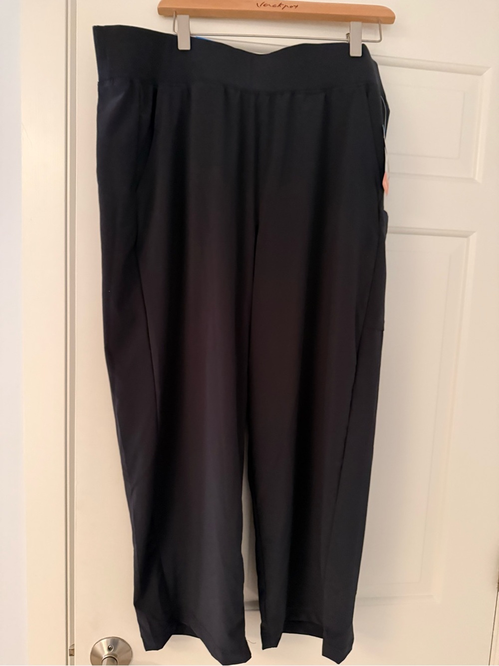 Columbia Black Cropped Straight-Leg Pants